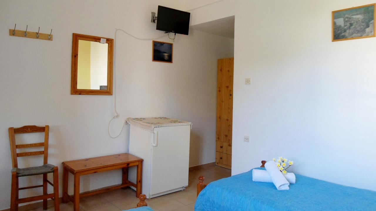 Katerina Palaiochora Hotel Bagian luar foto