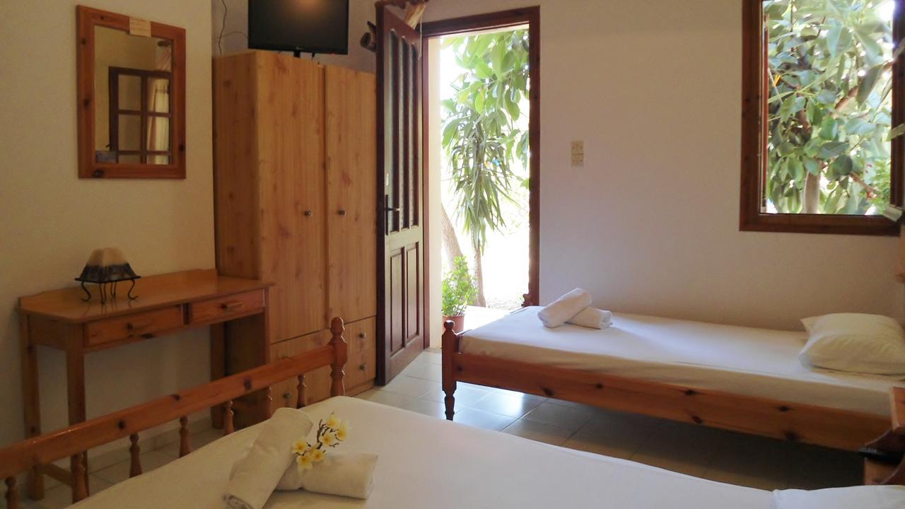 Katerina Palaiochora Hotel Bagian luar foto